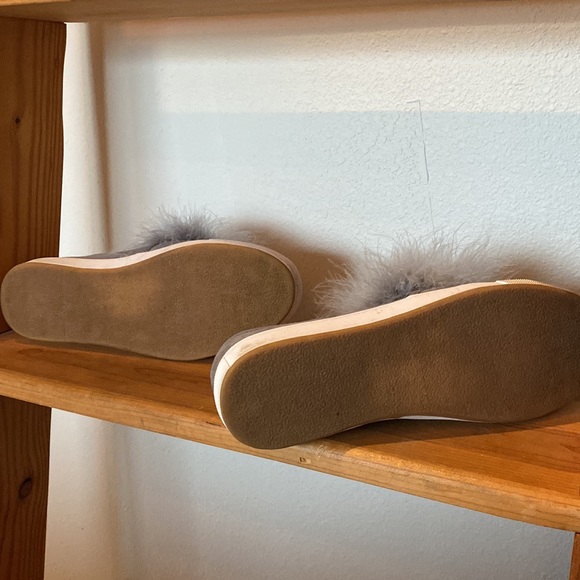 Feather Sneakers! - Picture 4 of 4